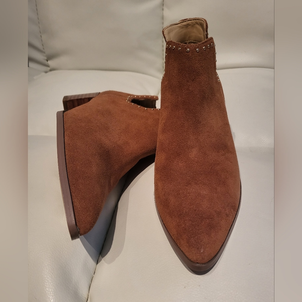 New En Thread  Suede Booties in Brown size 7.5. Retail $129.00